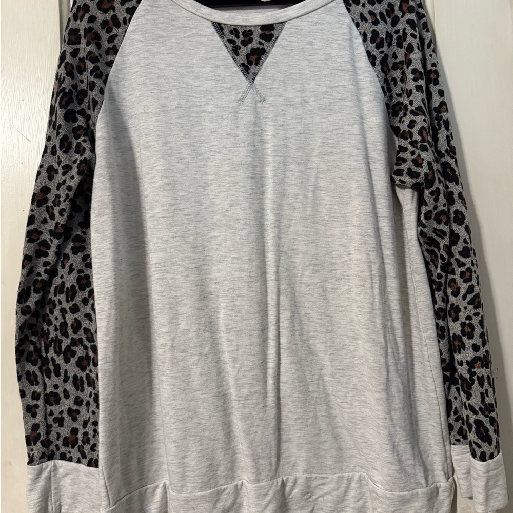 Vanilla Bay Gray Sweatshirt with Leopard Print Sleeves